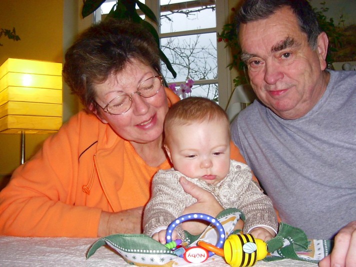 Originalbild: 31_AlleineBeiOmaUndOpa.jpg